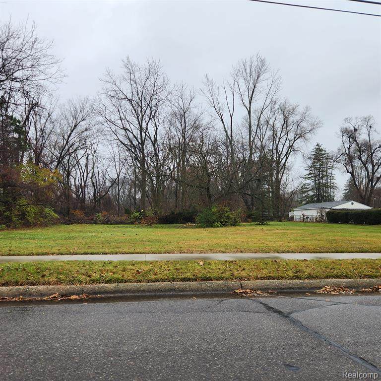 19207 Grandview - Photo 1
