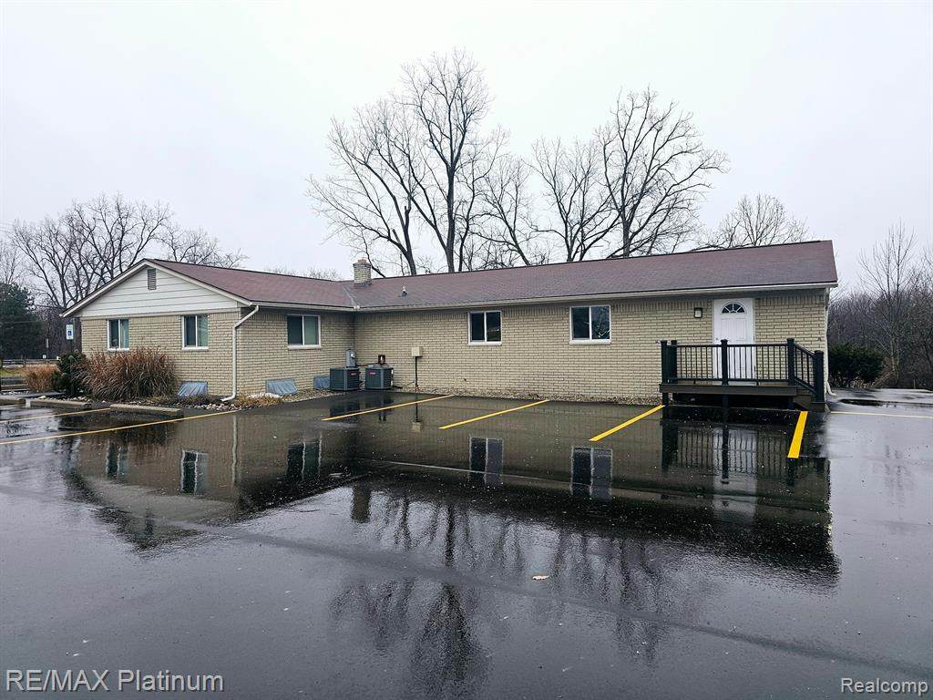 2900 Grand River - Photo 1