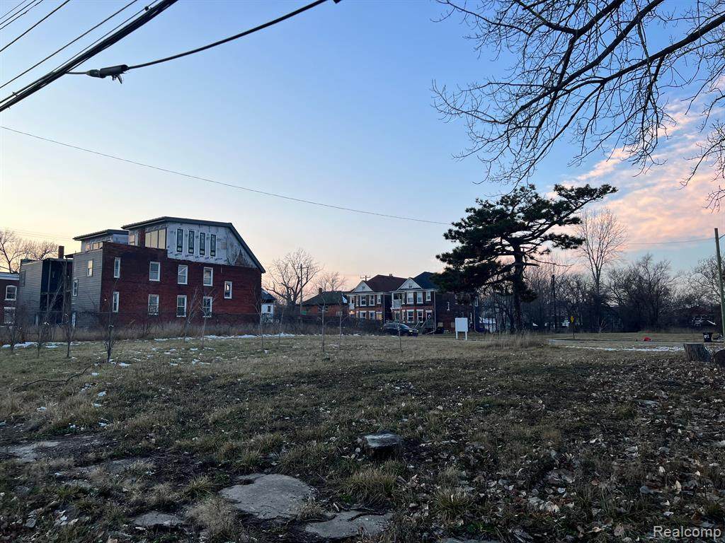 625 Custer - Photo 1