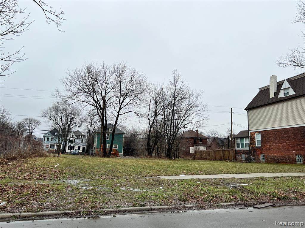 2480 Sheridan - Photo 1