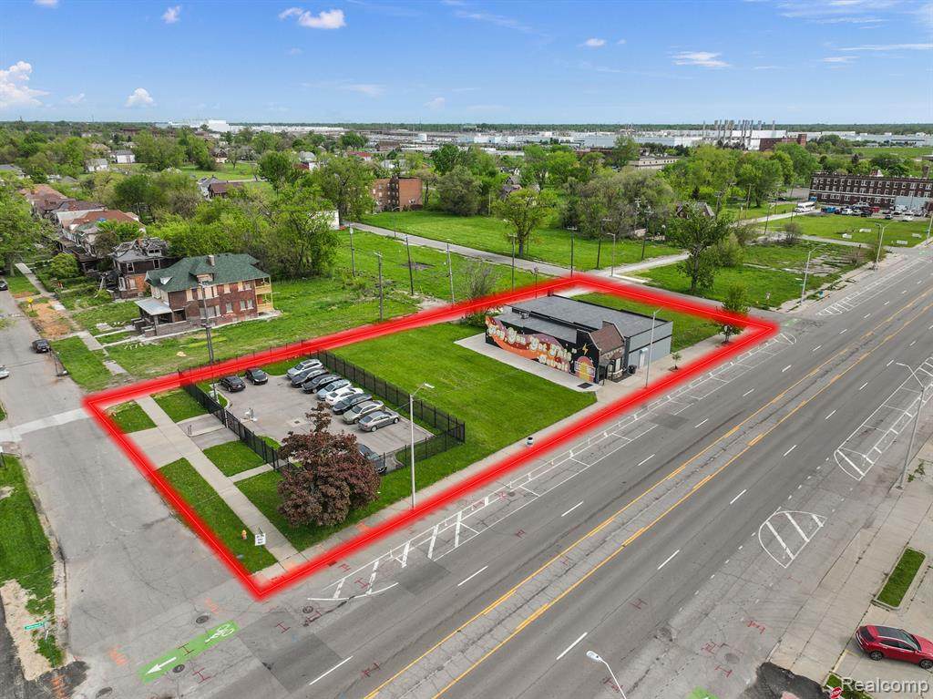 10829 Jefferson - Photo 1