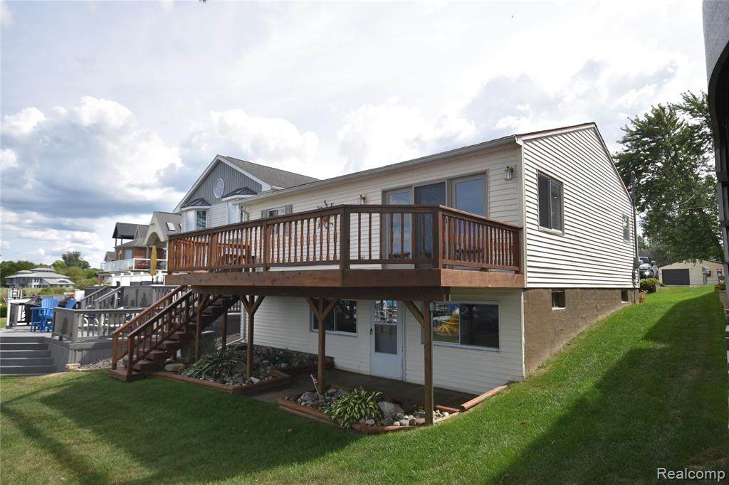 2414 Cranewood - Photo 1