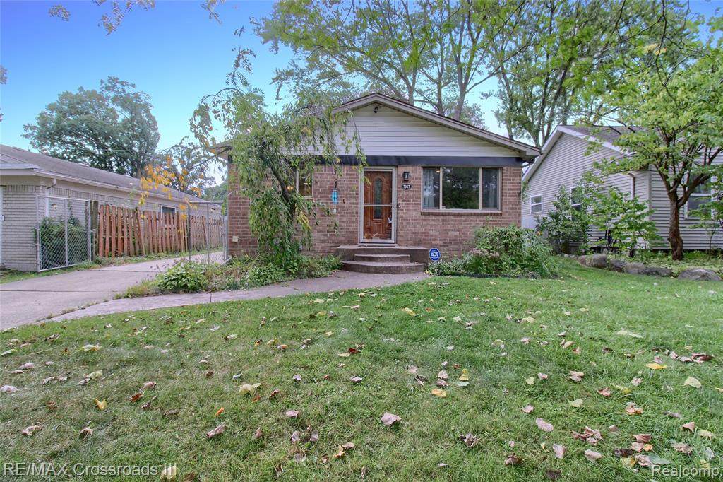 7367 Cavell - Photo 1