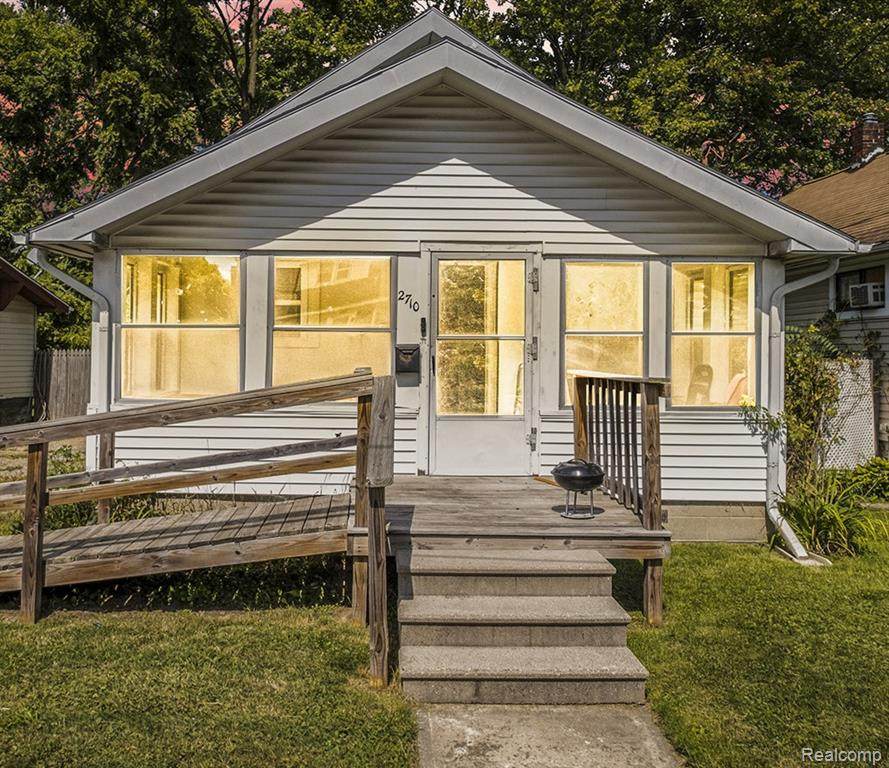 2710 Reynolds - Photo 1