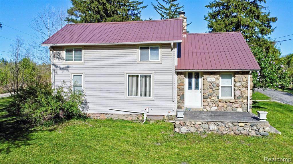 1717 Sashabaw - Photo 1