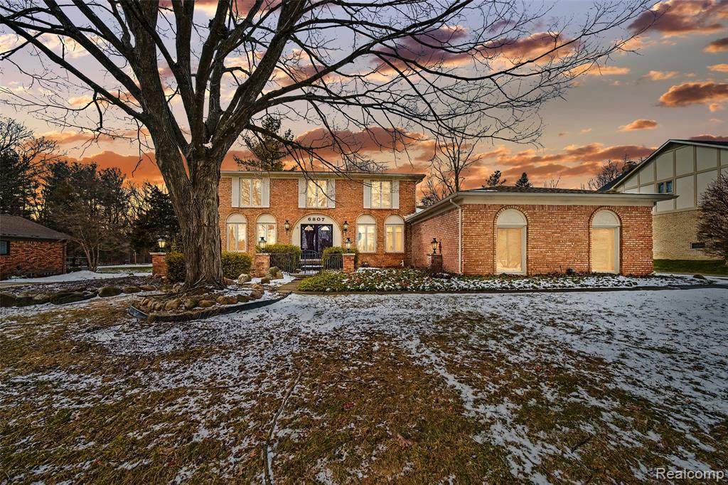 6807 Johnathon - Photo 1