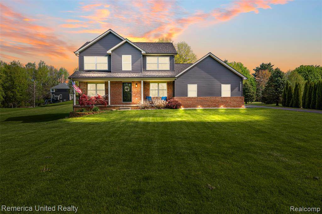 2558 Clivedon - Photo 1