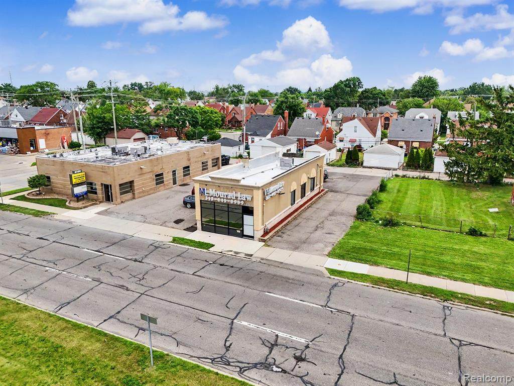 6140 Greenfield - Photo 1
