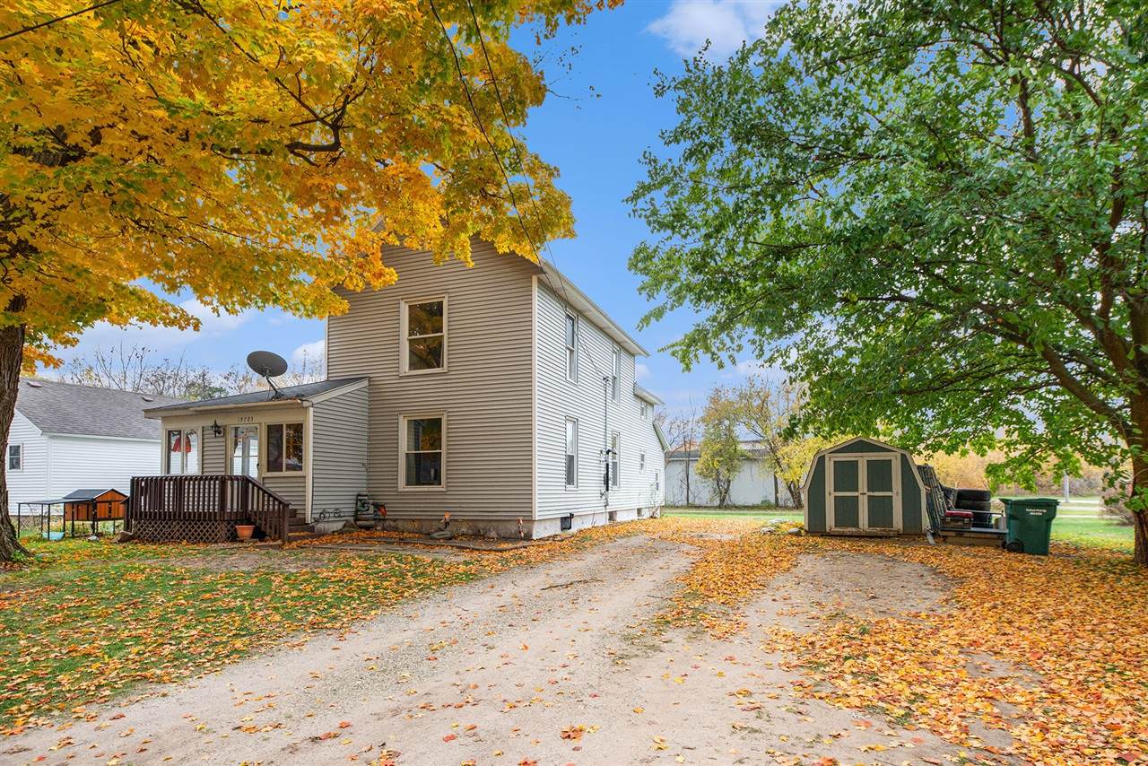 19723 Conklin Street - Photo 1