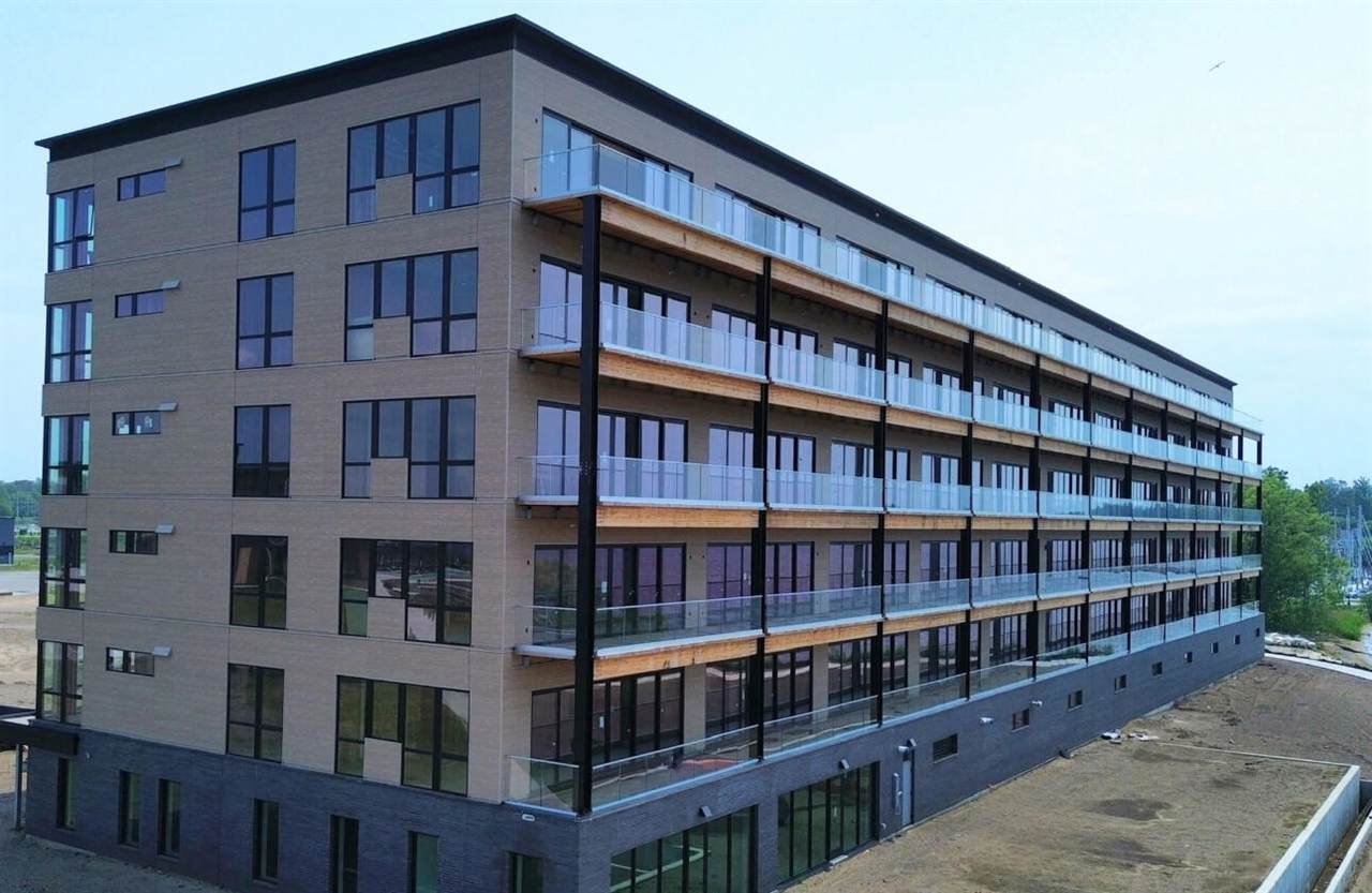 901 Adelaide - Photo 1