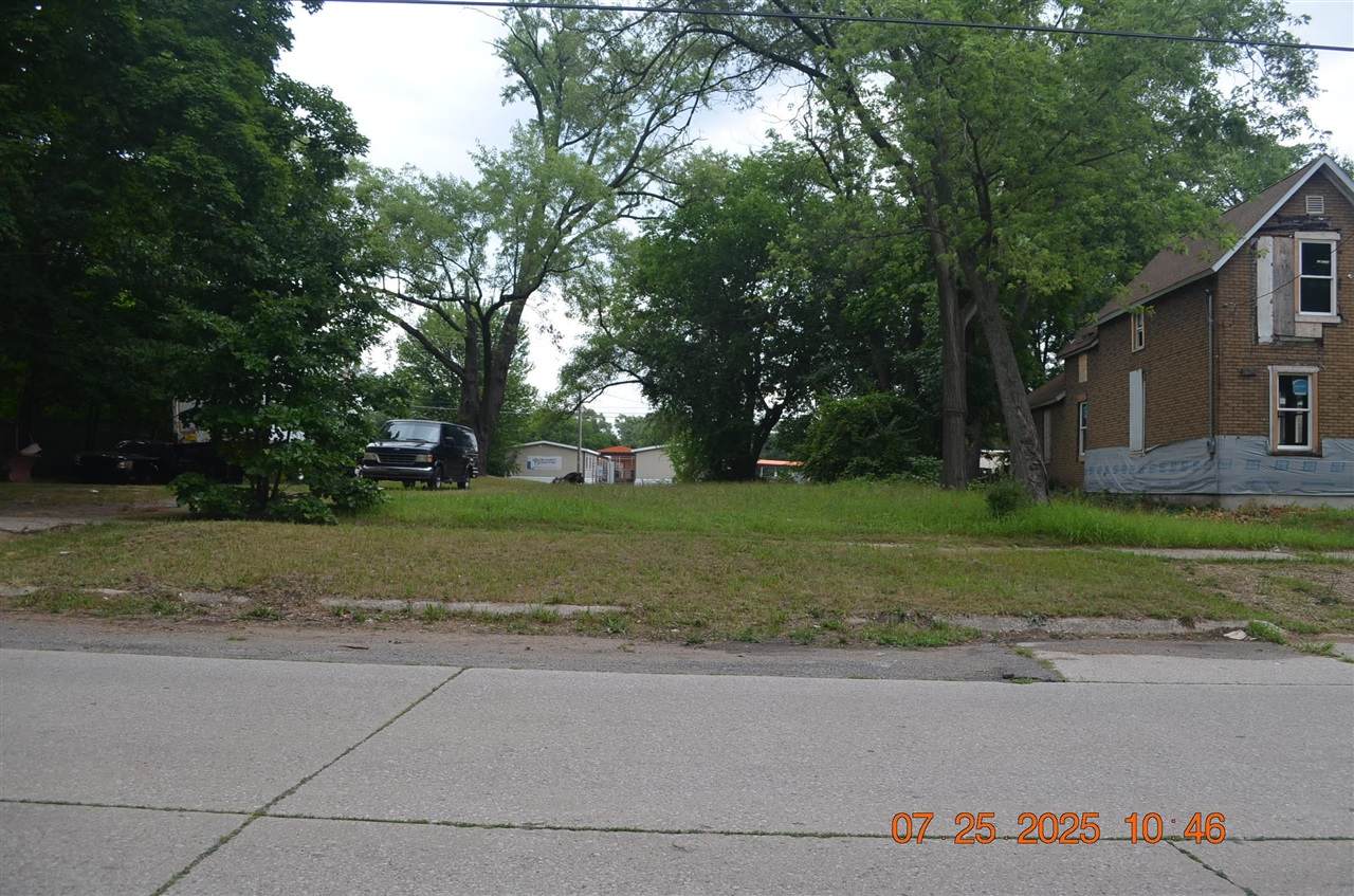 419 Packard - Photo 1