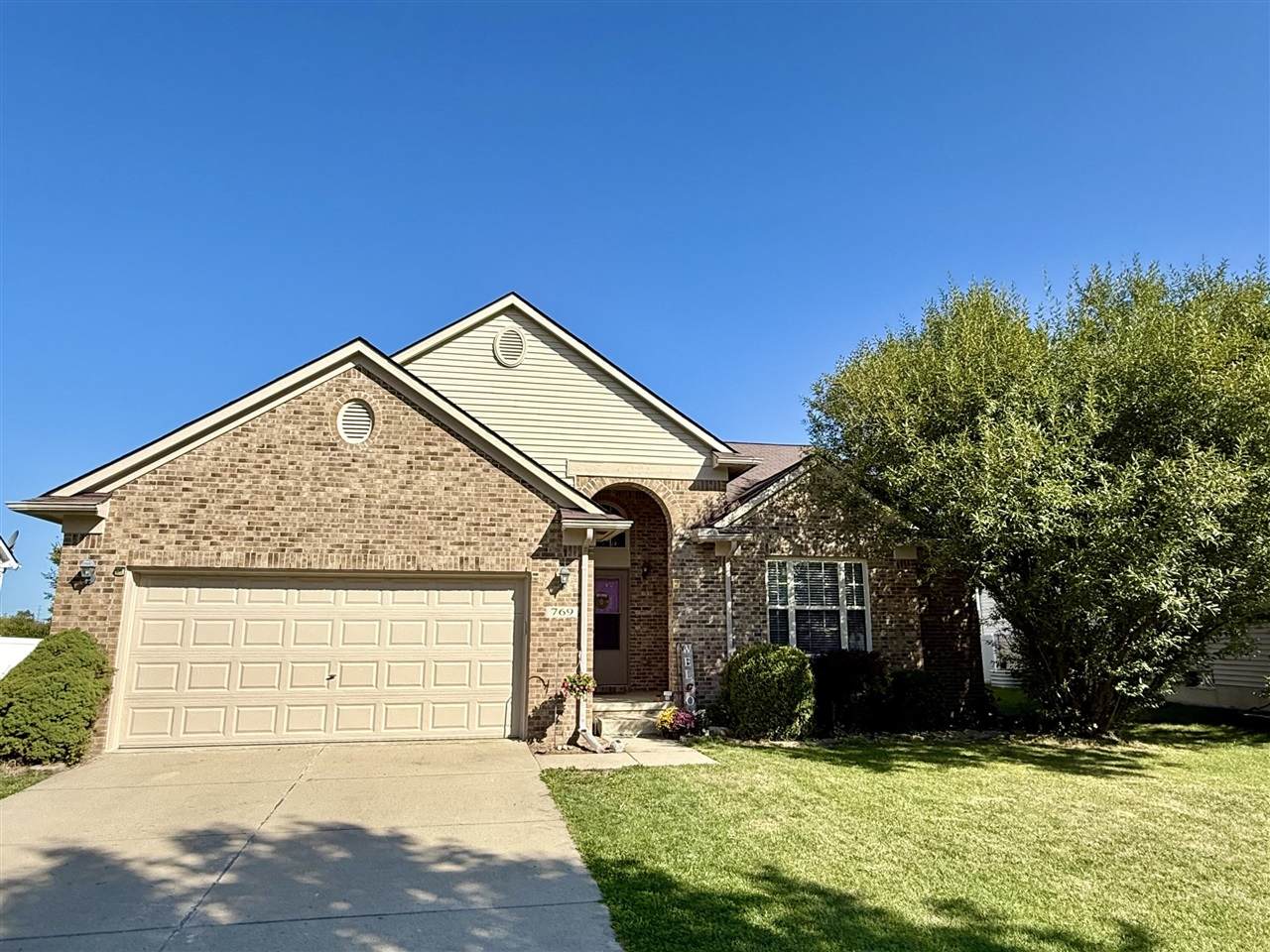 769 Falcon - Photo 1