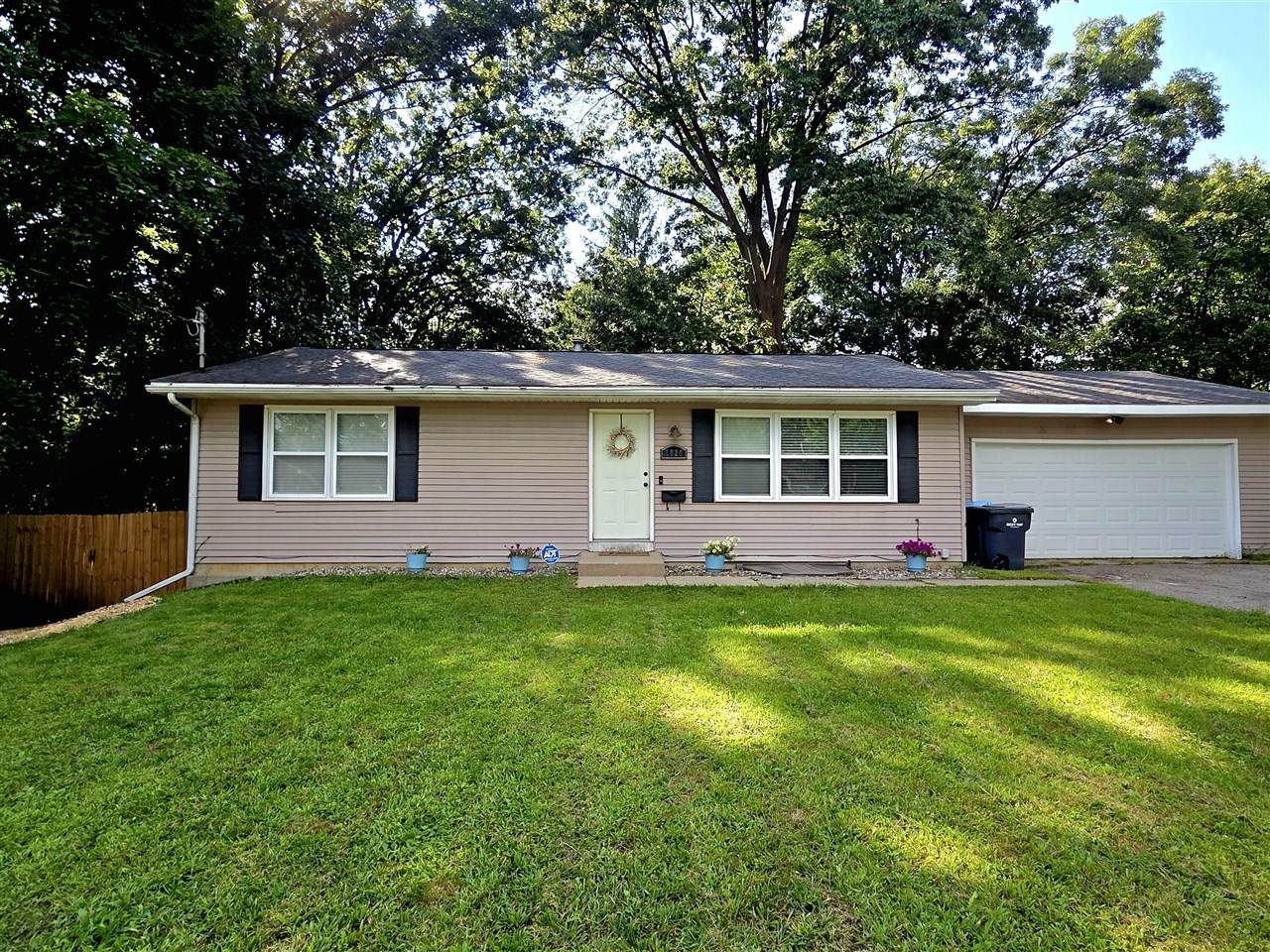 1020 Farrell - Photo 1