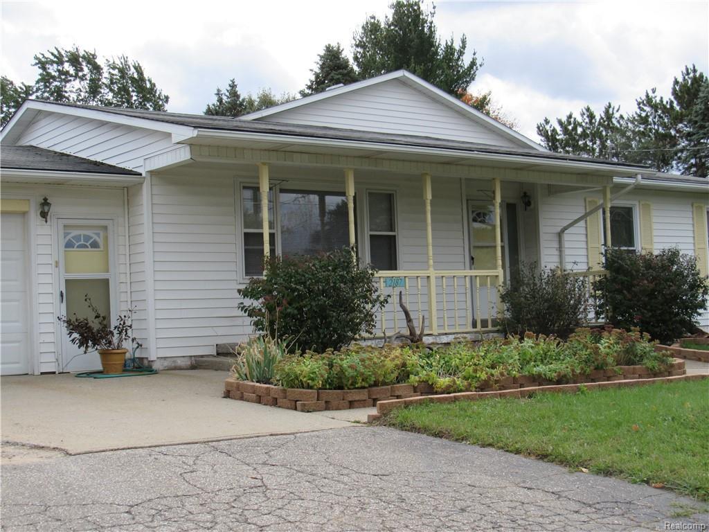 2187 Hayward Dr - Photo 1