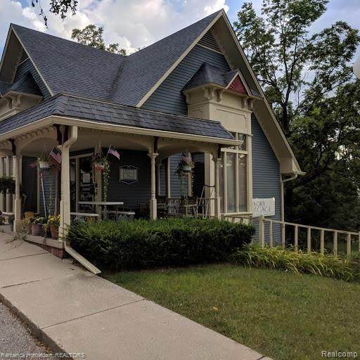 210 East - Photo 1