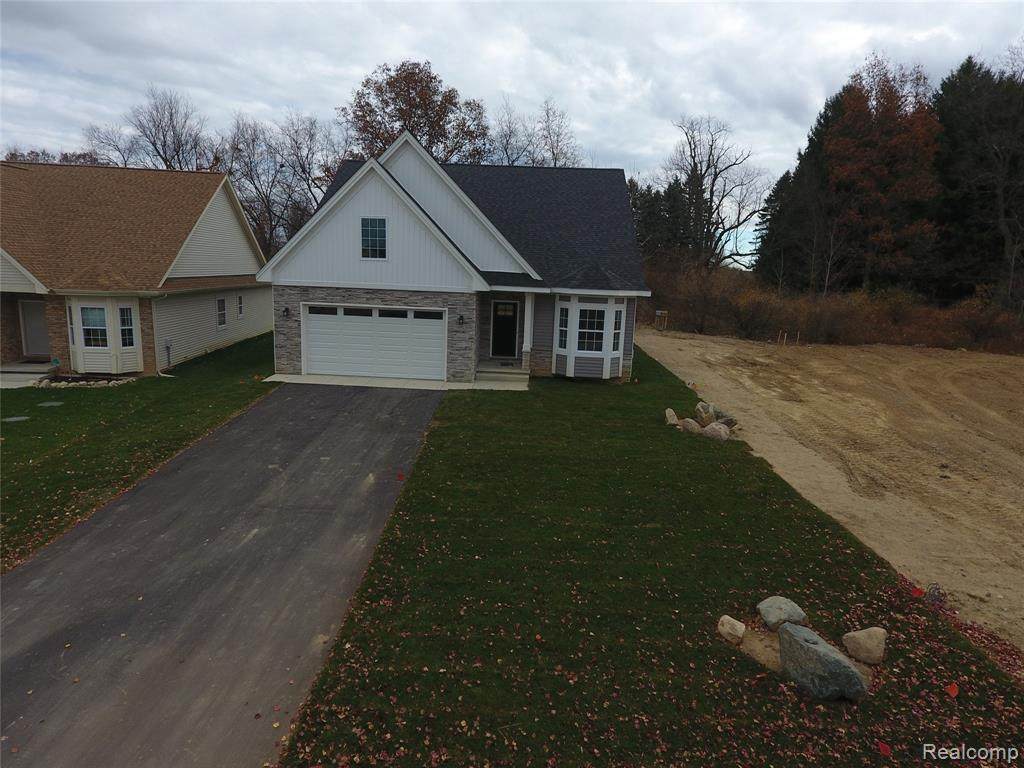 7453 Village Crt - Photo 1