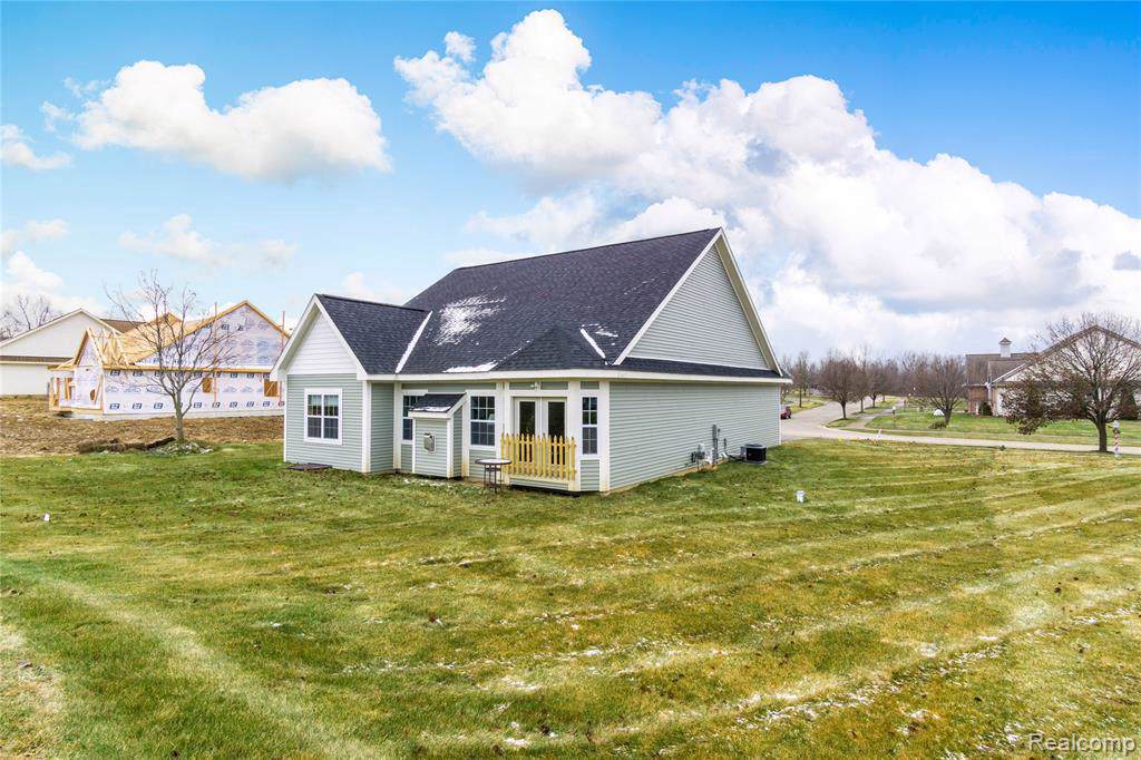 7454 Village Crt - Photo 1