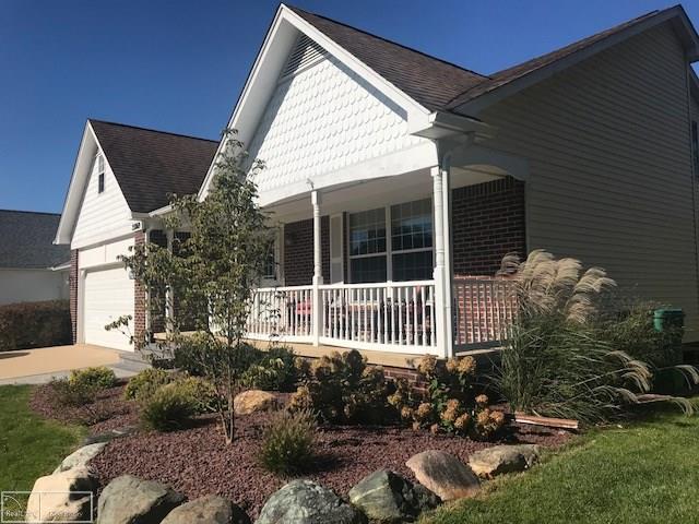 23869 Colonial - Photo 1