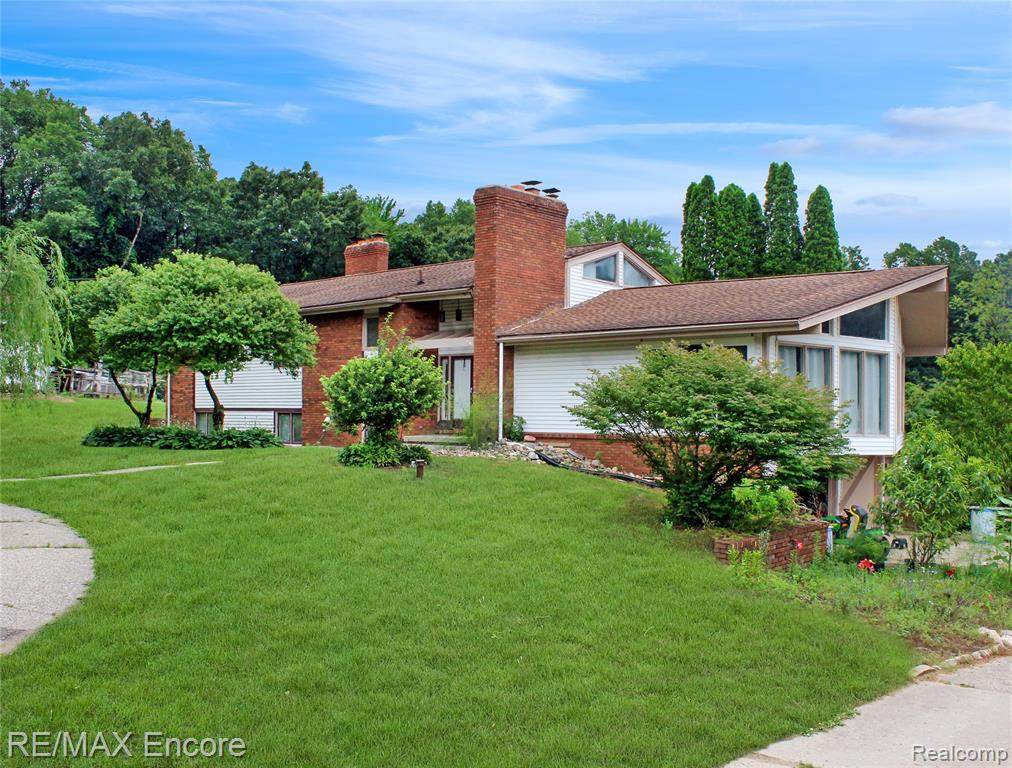 9750 Melissa Ln - Photo 1
