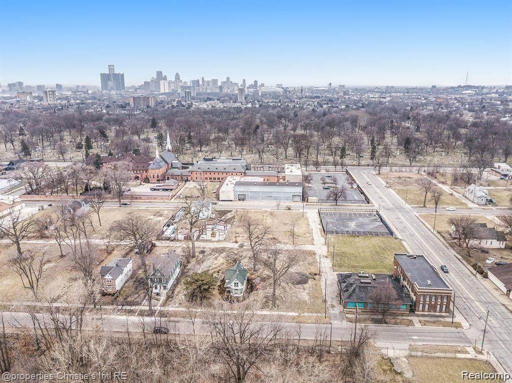 1821 Beaufait - Photo 1