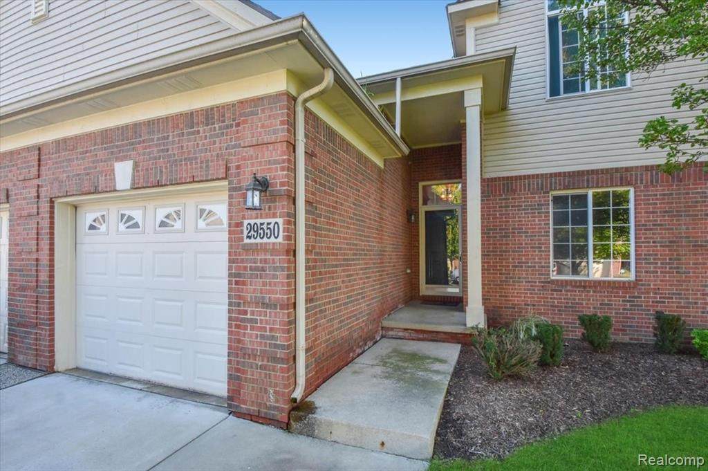 29550 Woodpark Cir - Photo 1