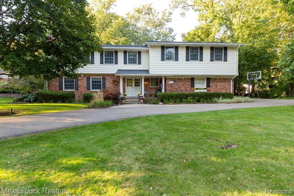 685 Hickory Heights Dr - Photo 1