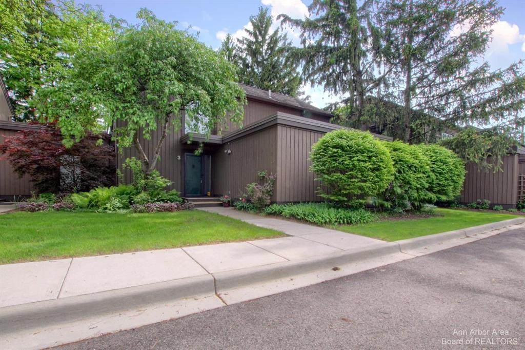 3 Westbury - Photo 1