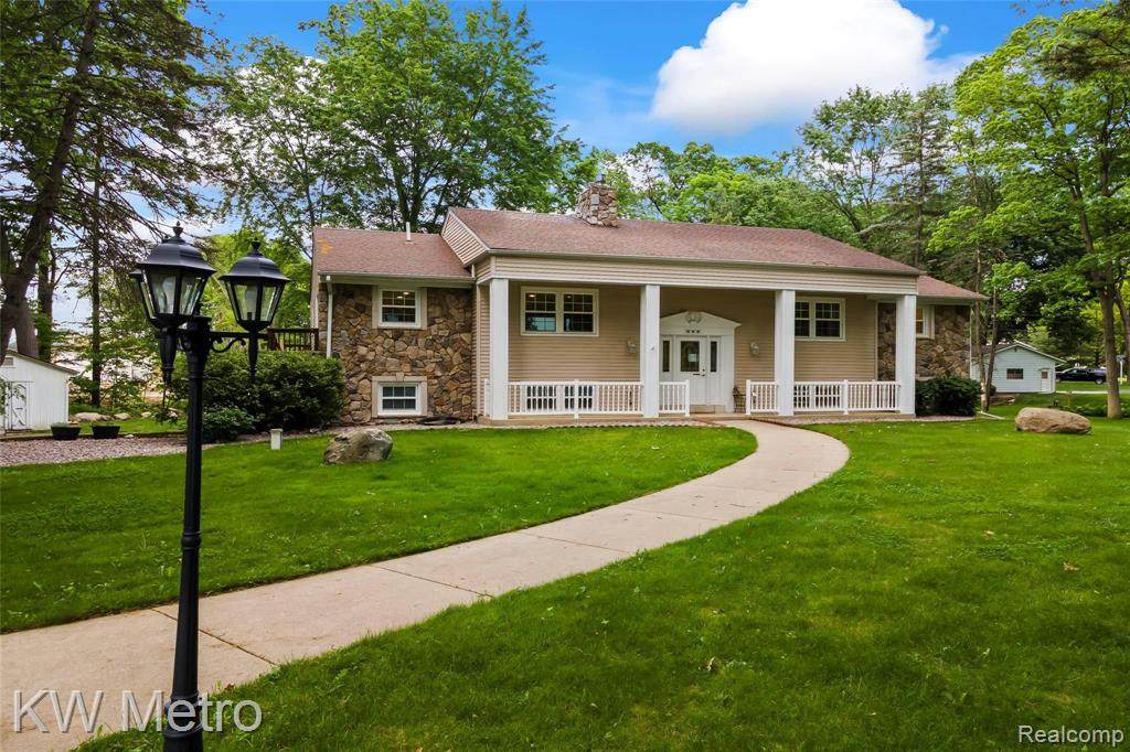 660 Woodland - Photo 1