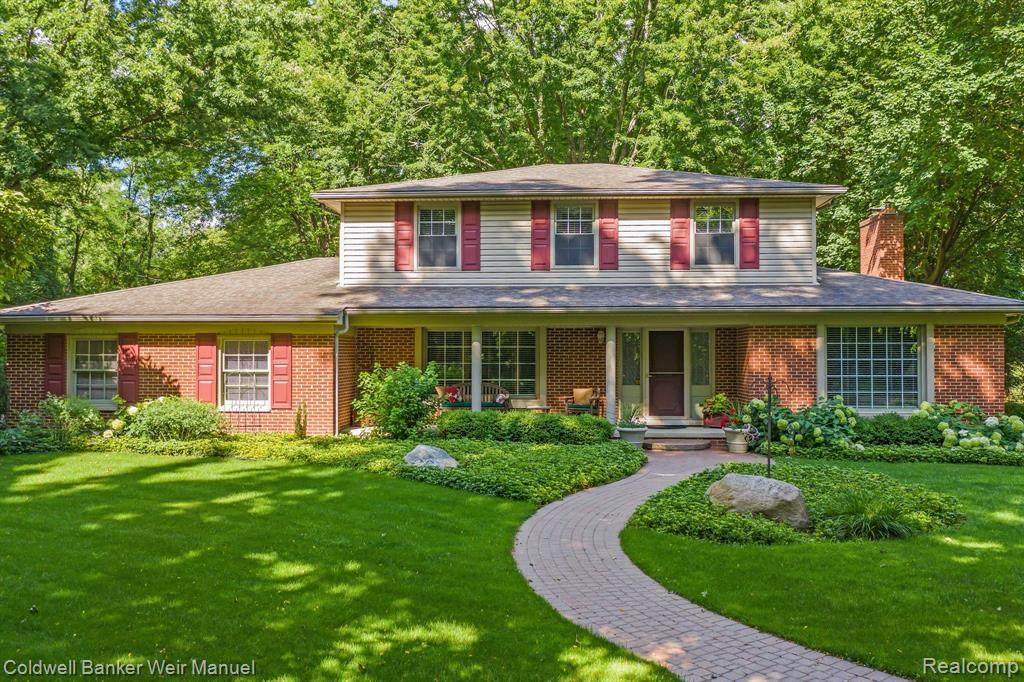 4975 Kensington - Photo 1