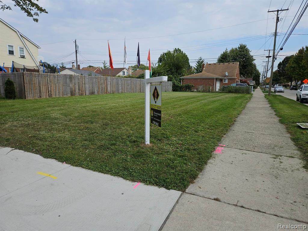 7800 Mead - Photo 1