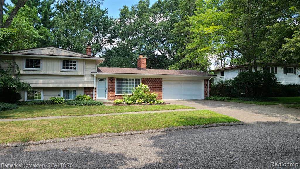 8736 Ringwood - Photo 1