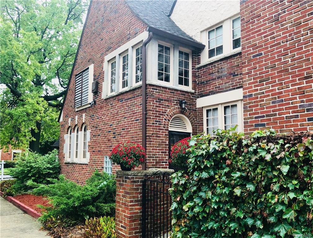 19675 Stratford Rd - Photo 1