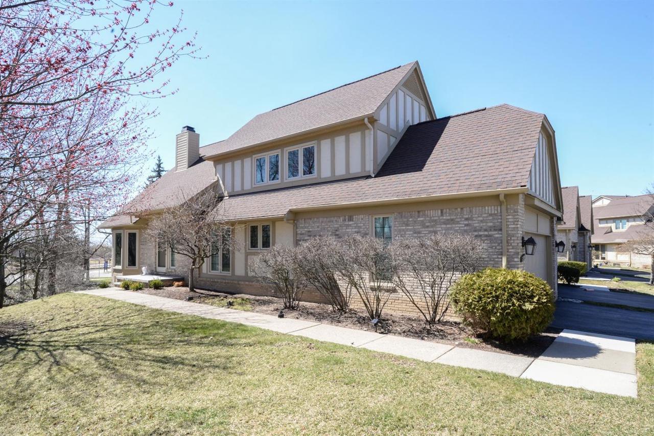2726 Maitland Dr - Photo 1