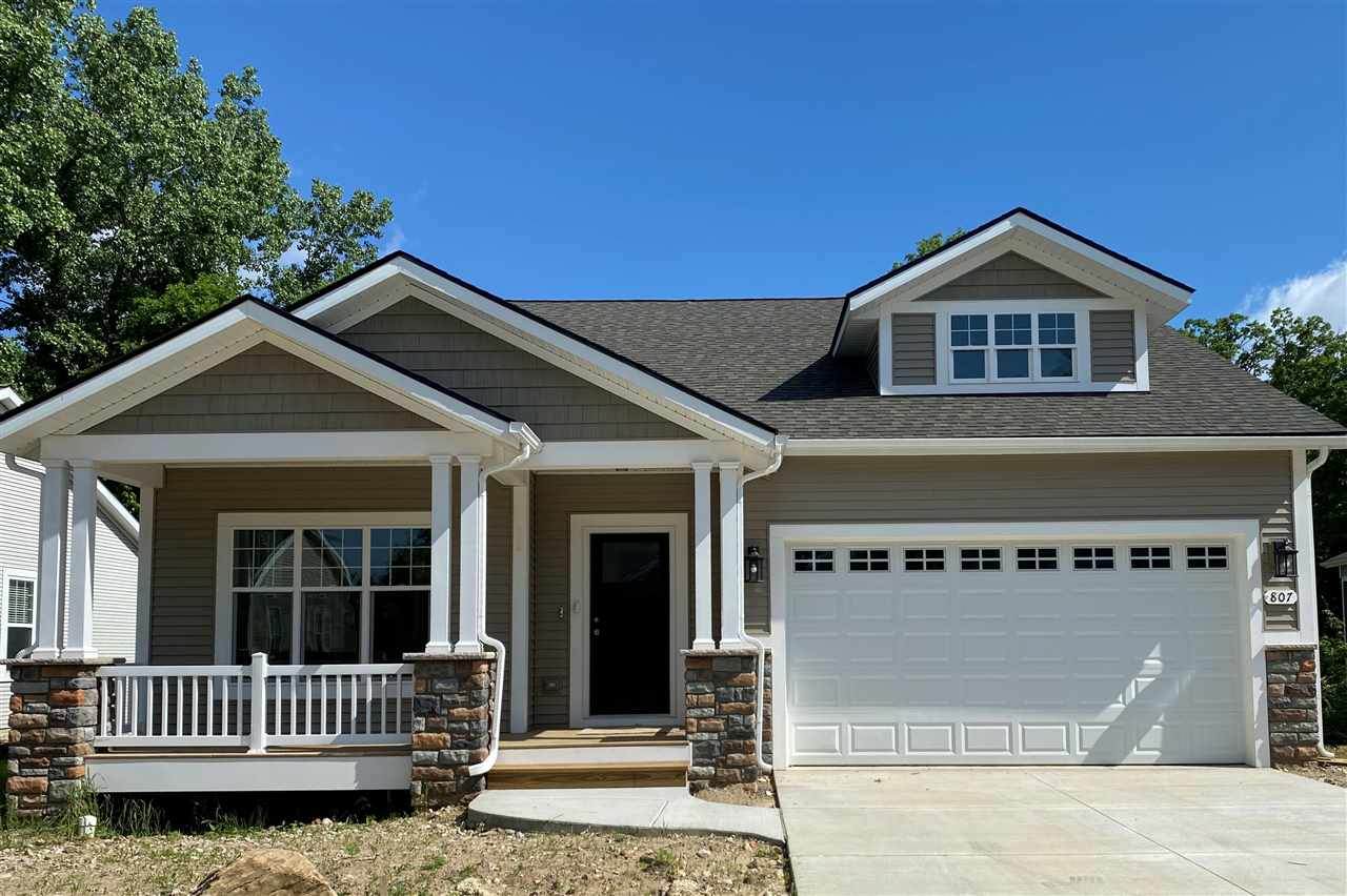 807 Barrington Circle - Photo 1