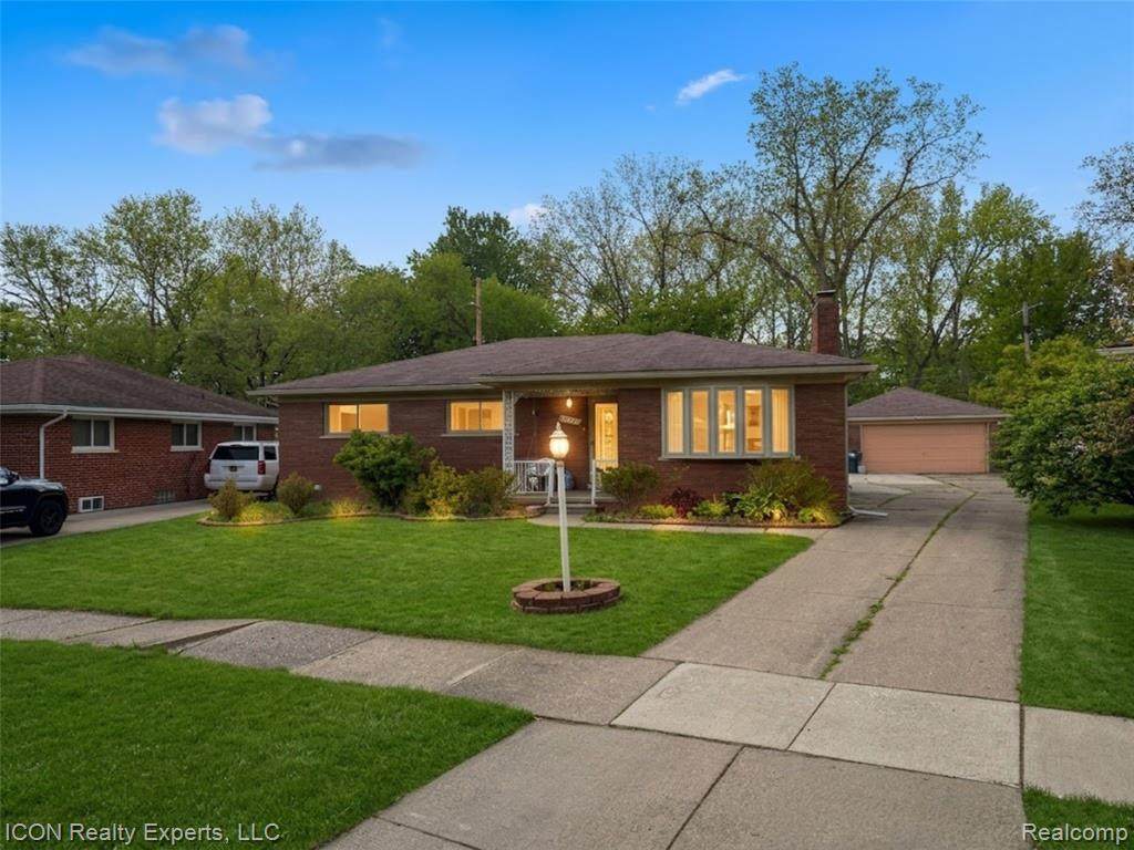 21233 Fairview - Photo 1