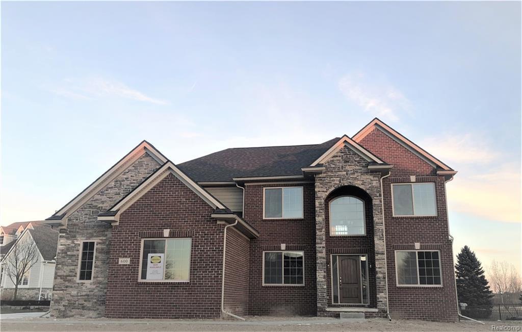 600 Eastlake Dr - Photo 1