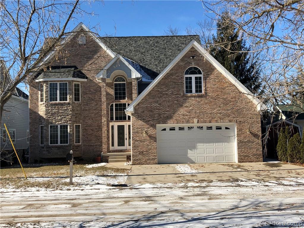 2835 Lakeway St - Photo 1