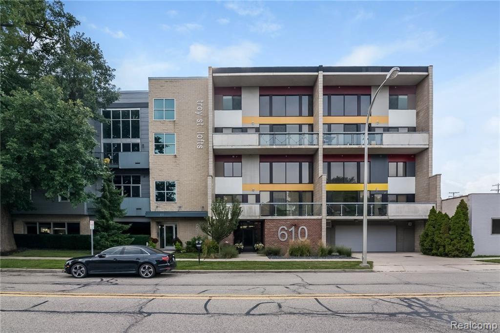 610 Troy St - Photo 1