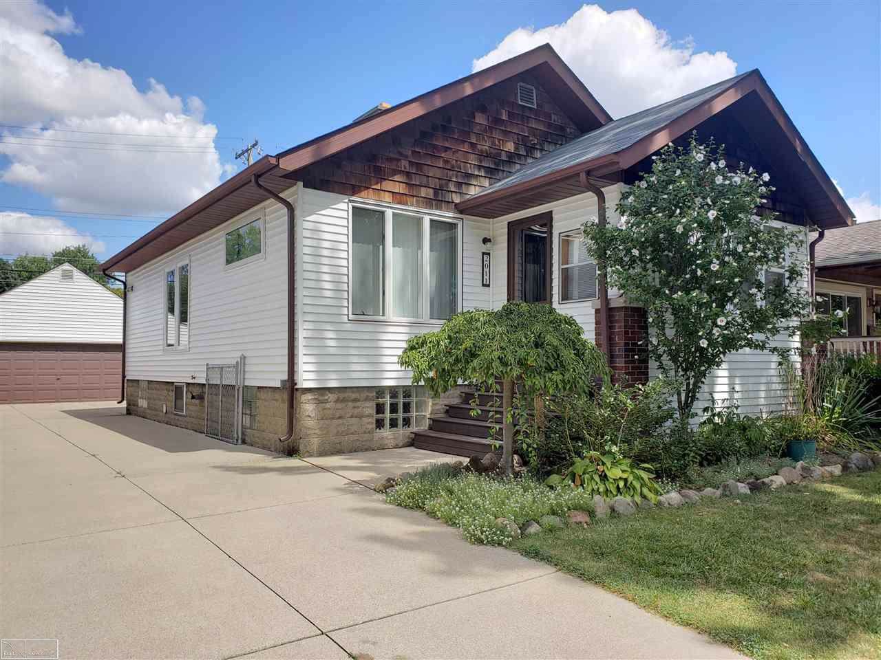 2011 Guthrie Ave - Photo 1