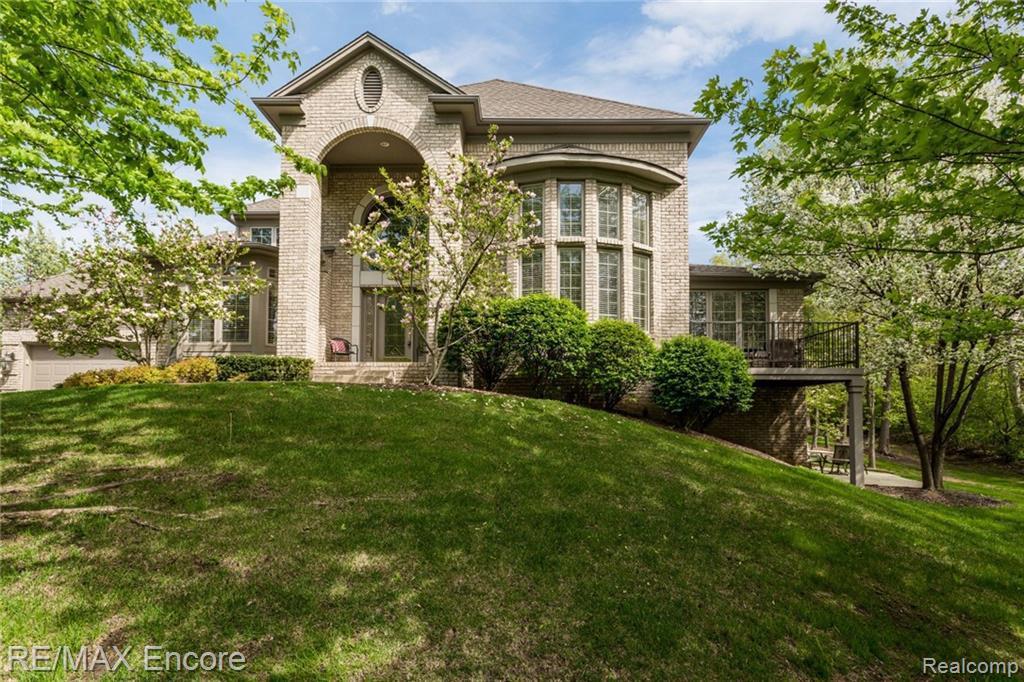 6482 Enclave Dr - Photo 1