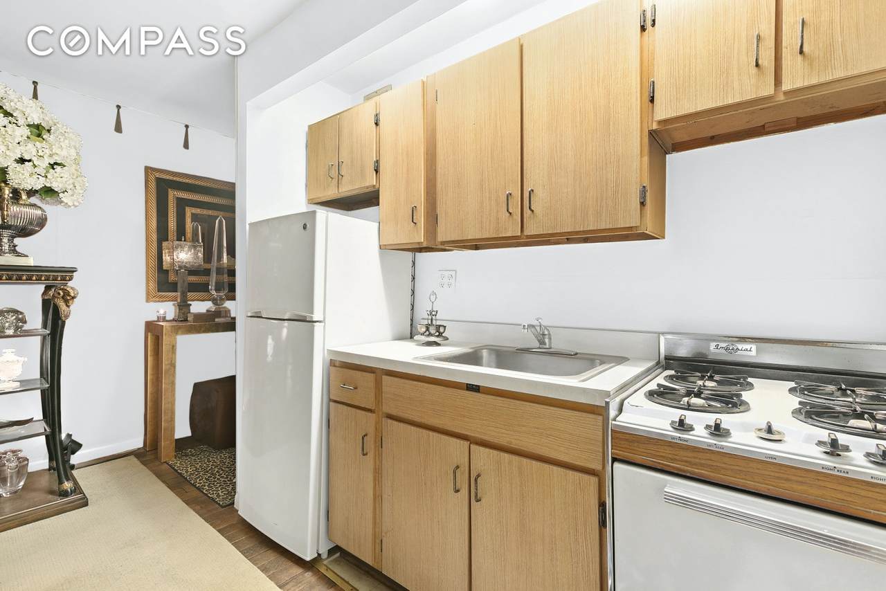 61 Lexington Ave - Photo 1