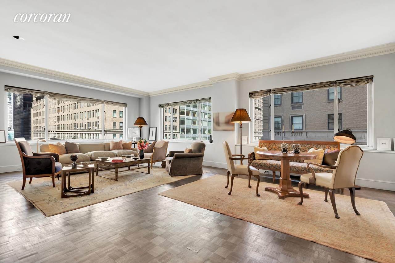 475 Park Avenue - Photo 1