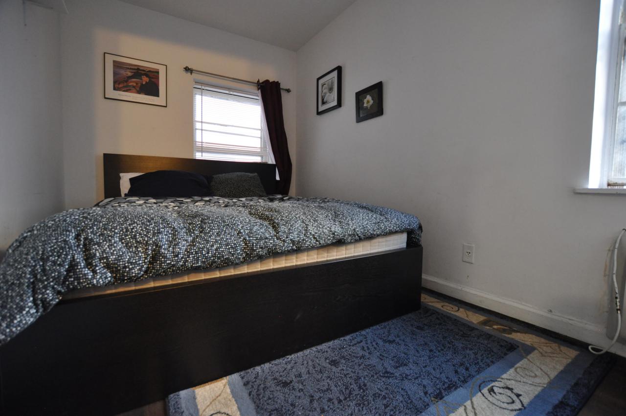 1220 Lexington Ave - Photo 1