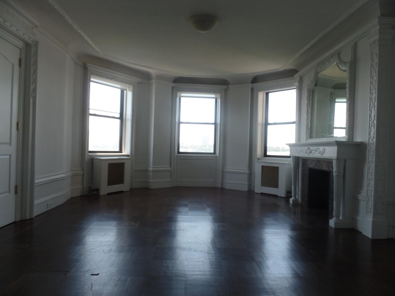 125 Riverside Dr - Photo 1
