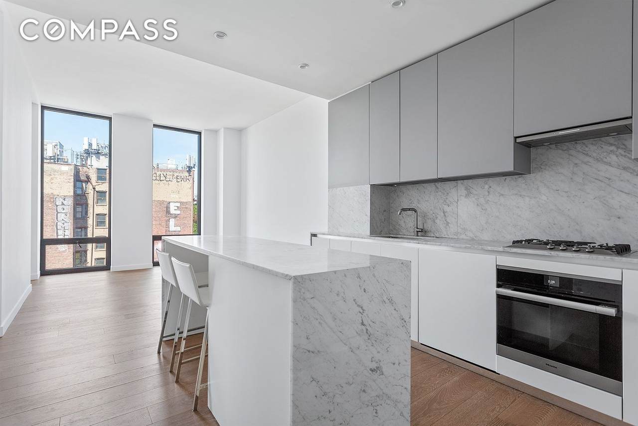 287 Houston Street - Photo 1