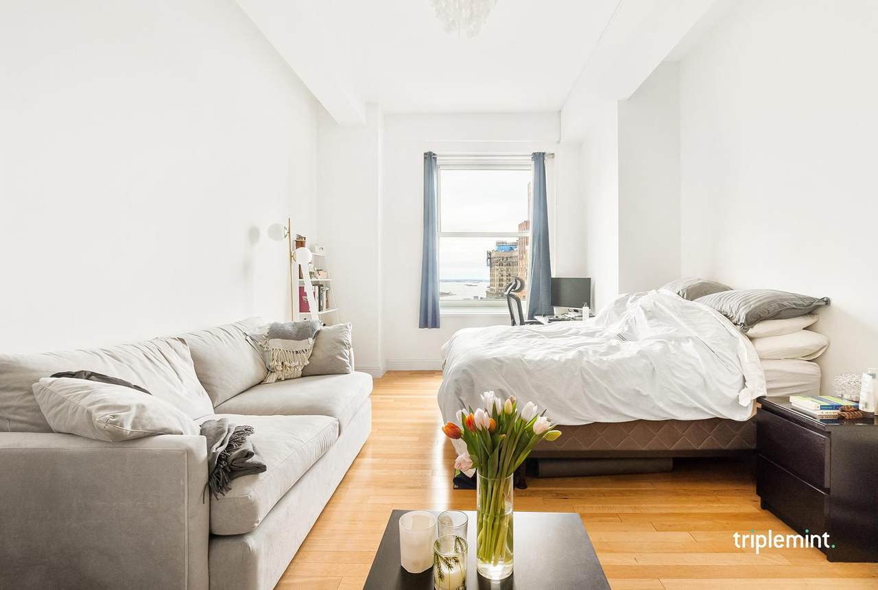 88 Greenwich Street - Photo 1