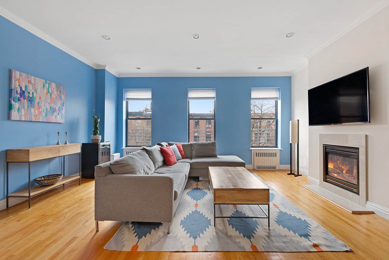 645 Warren Street - Photo 1