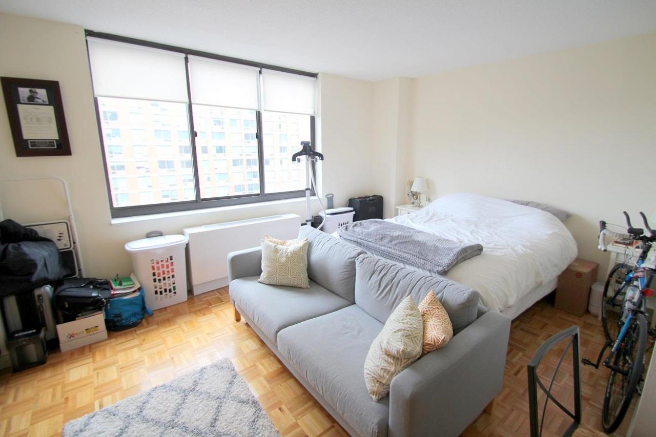 215 95th St - Photo 1