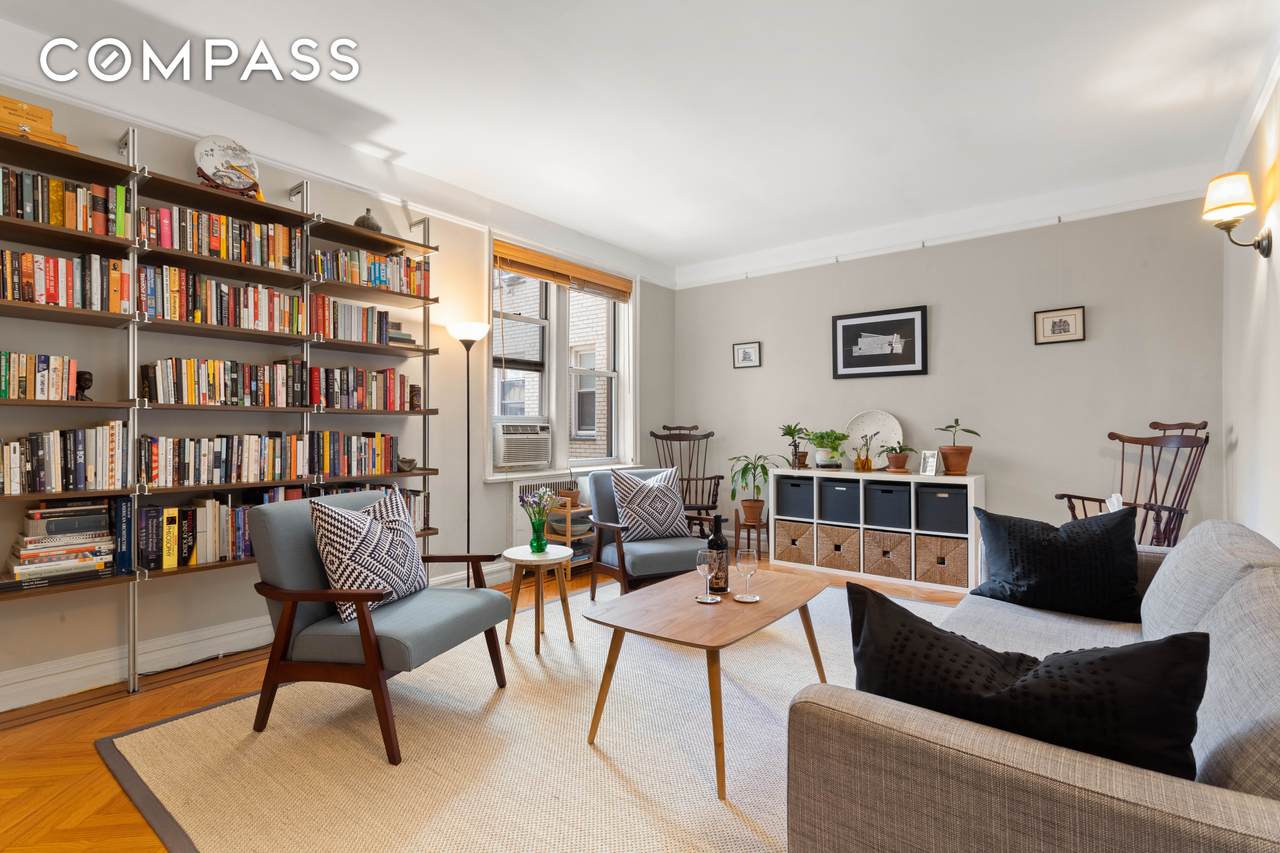 680 204th Street - Photo 1
