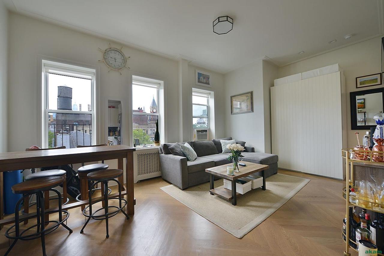 82 12th St - Photo 1